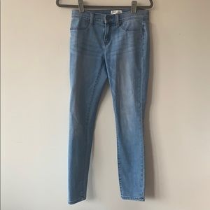 Light skinny jeans